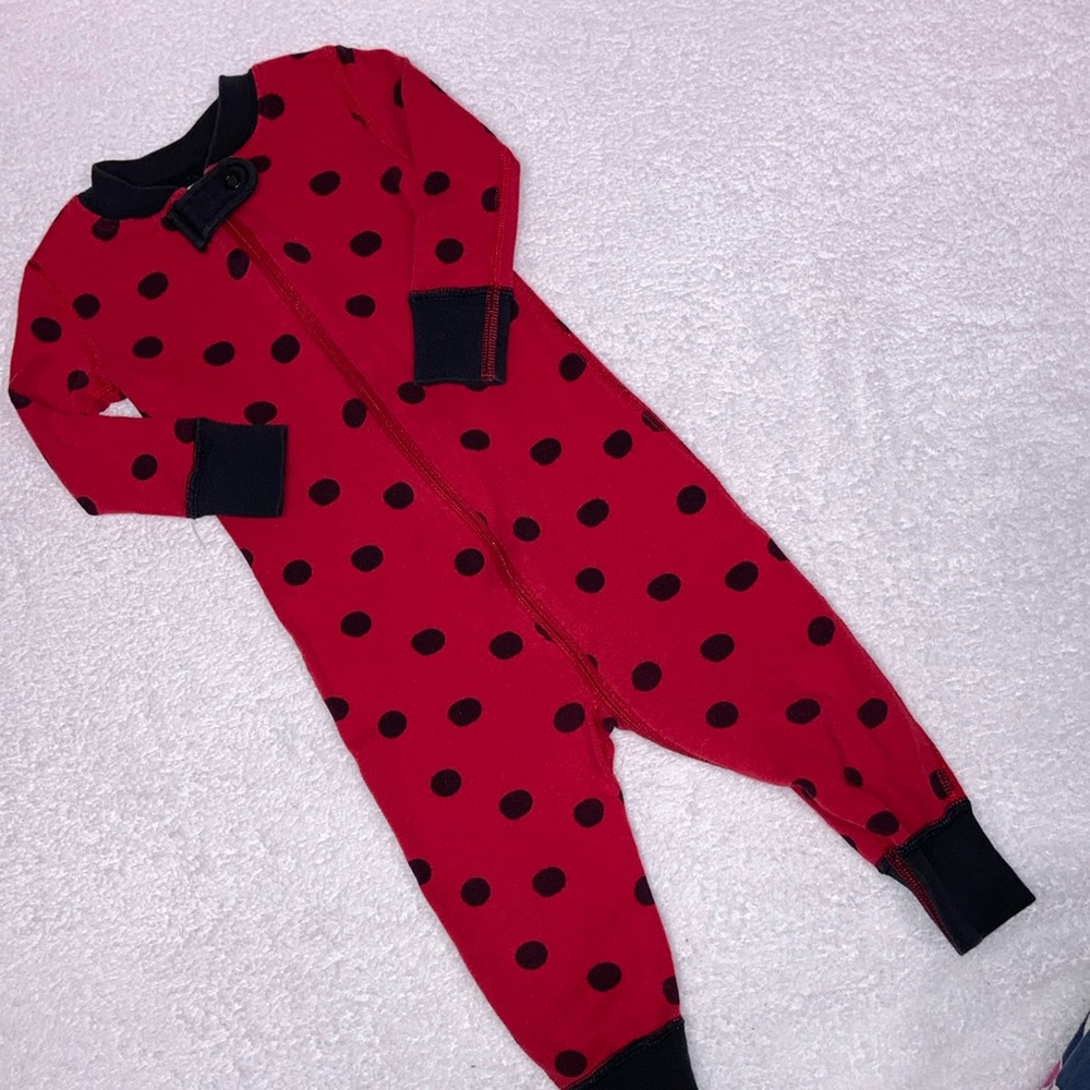 Hanna Andersson red black polka dot ladybug organic cotton zip footless 6/12m